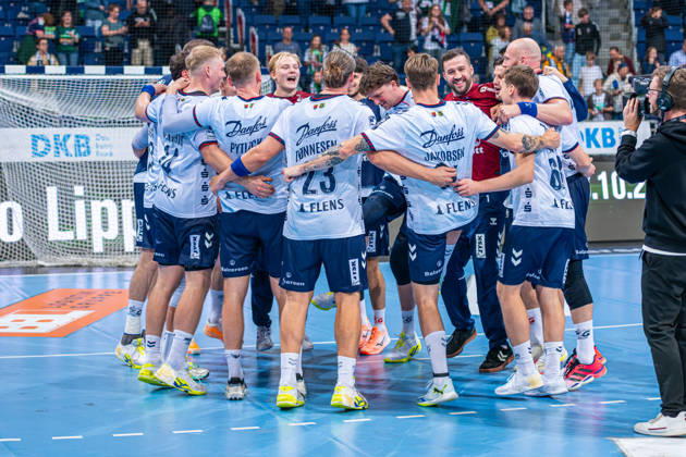 Flensburg faces TSV Hannover Burgdorf (green) against SG Flensburg Handewitt (blue) on Matchday 8 of the 2026–2027 season in the Opel Handball Bundesliga on October 9, 2026, at the ZAG Arena in Hannover, GER, Copyright: xJanxGuentherx xTSVxHannover-Burgdorfx