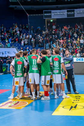 v l , TSV Hannover Burgdorf (green) vs. SG Flensburg Handewitt (blue) on Matchday 8 of the 2026–2027 season in the Opel Handball Bundesliga, October 9, 2026, ZAG Arena Hannover, GER, Copyright: xJanxGuentherx xTSVxHannover-Burgdorfx