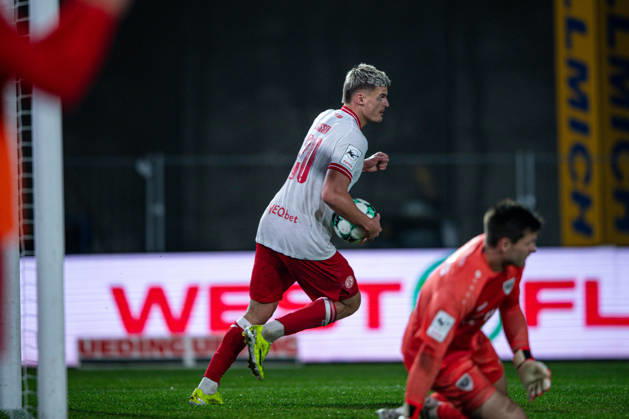 October 9, 2026, 3rd Division, Matchday 8, SC Preußen Münster vs. Rot Weiss Essen at the LVM Preußenstadion; Marek Janssen of Essen scores the goal to make it 2–1, pictured here celebrating IMPORTANT NOTICE: In accordance with DFB and DFL regulations, it is prohibited to use or allow the use of photographs taken in the stadium and or during the game in the form of sequential images and or video-like photo series. Copyright: xJordyxFourgonx