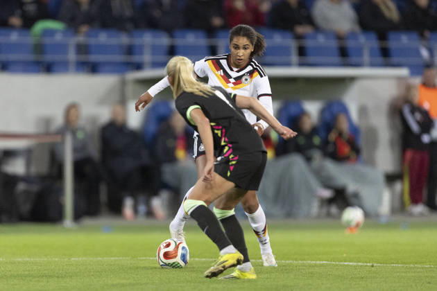 GER, Karlsruhe, football, womens football, International Friendly, Länderspiel, Nationalmannschaft Germany vs. Australia in the picture f.l.: Cora Zicai (Germany 14), action with the ball 09.10.2026, BBBank Wildpark Karlsruhe DFB REGULATIONS PROHIBIT ANY USE OF PHOTOGRAPHS AS IMAGE SEQUENCES AND OR QUASI-VIDEO, Karlsruhe BBBank Wildpark Baden-Wuerttemberg Germany Copyright: xPaulxFritzx