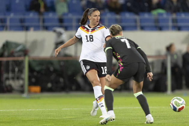 GER, Karlsruhe, football, womens football, International Friendly, Länderspiel, Nationalmannschaft Germany vs. Australia in the picture f.l.: Melissa Koessler (Germany 18), action with the ball. 09.10.2026, BBBank Wildpark Karlsruhe DFB REGULATIONS PROHIBIT ANY USE OF PHOTOGRAPHS AS IMAGE SEQUENCES AND OR QUASI-VIDEO, Karlsruhe BBBank Wildpark Baden-Wuerttemberg Germany Copyright: xPaulxFritzx