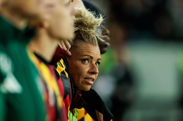 KARLSRUHE, GERMANY - OCTOBER 09: Linda Dallmann (Germany, 16) during the national anthem befofre the International Friendly, Länderspiel, Nationalmannschaft match between Germany vs. Australia at BBBank Wildpark on October 09, 2026 in Karlsruhe, Germany. Germany Copyright: xSteffiexWunderlx