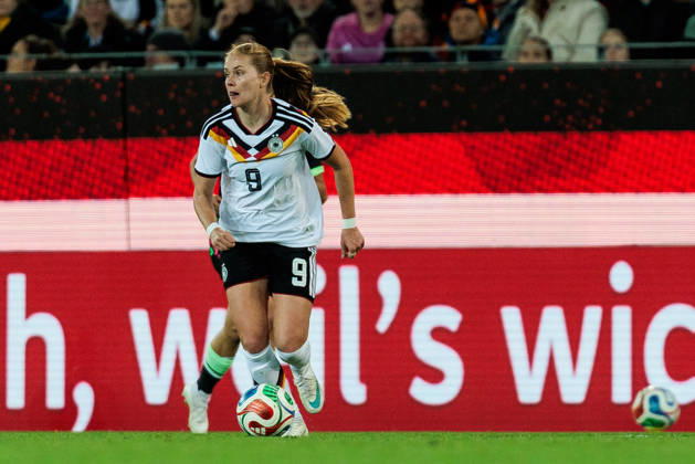 KARLSRUHE, GERMANY - OCTOBER 09: Sjoeke Nuesken (Nüsken, Germany, 9) controls the ball during the International Friendly, Länderspiel, Nationalmannschaft match between Germany vs. Australia at BBBank Wildpark on October 09, 2026 in Karlsruhe, Germany. Germany Copyright: xSteffiexWunderlx