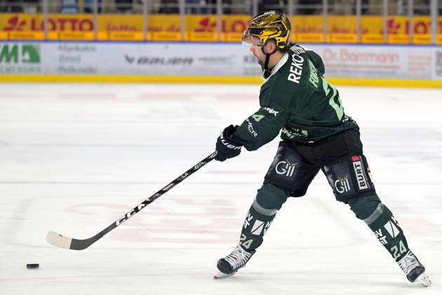 Cole Fonstad, Bietigheim Steelers, 24 on the puck; Bietigheim Steelers vs. EC Bad Nauheim, ice hockey, DEL 2, Game 7 of the regular season, 2026–2027 season, October 9, 2026, Bietigheim Steelers vs. EC Bad Nauheim, Ice Hockey, DEL 2, 7th Regular Season Game, 2026–2027 Season, October 9, 2026, Bietigheim Copyright: xEibner-Pressefotox EP_TBR