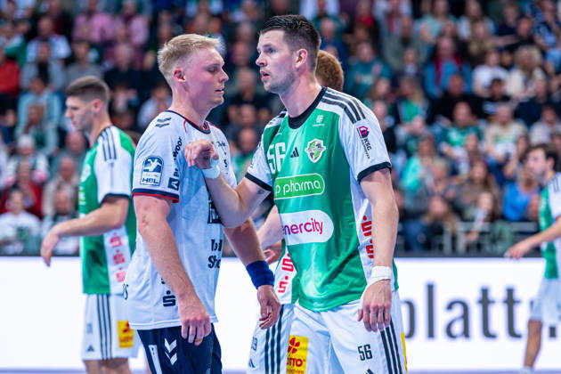 Hannes Feise of TSV Hannover Burgdorf, No. 56 (left), TSV Hannover Burgdorf (green) vs. SG Flensburg Handewitt (blue) on Matchday 8 of the 2026–2027 season in the Opel Handball Bundesliga on October 9, 2026, ZAG Arena Hannover, GER, Copyright: xJanxGuentherx xTSVxHannover-Burgdorfx