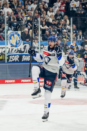 Sam Ruopp of ERC Ingolstadt, No. 02, celebrates his goal to make it 0–4 GER, EHC Red Bull Munich vs. ERC Ingolstadt, DEL, 2026–2027 season, Matchday 7, October 9, 2026. Photo: HMB Media, Franz Feiner Copyright: HMBxMedia FranzxFeiner