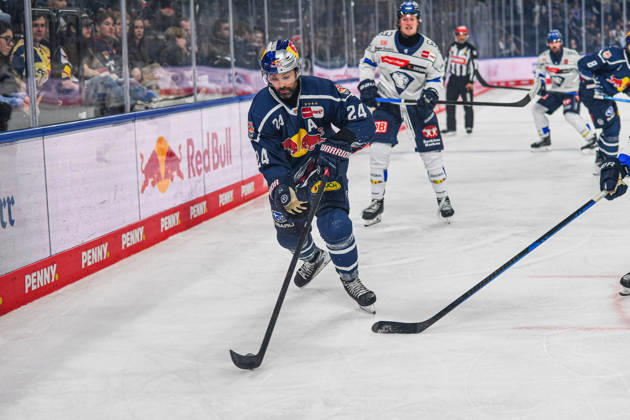 October 9, 2026, Munich, Germany PENNY DEL, German Ice Hockey League, 2026–27 season, Matchday 7: EHC Red Bull Munich vs. ERC Ingolstadt at SAP Garden in Munich Ryan Murphy of EHC Red Bull Munich on the puck, with the puck, in possession of the puck