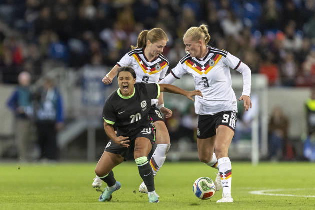 GER, Karlsruhe, football, womens football, International Friendly, Länderspiel, Nationalmannschaft Germany vs. Australia in the picture f.l.: Sam Kerr (Australia 20), Camilla Kuever (Germany 03), tackle, 09.10.2026, BBBank Wildpark Karlsruhe DFB REGULATIONS PROHIBIT ANY USE OF PHOTOGRAPHS AS IMAGE SEQUENCES AND OR QUASI-VIDEO, Karlsruhe BBBank Wildpark Baden-Wuerttemberg Germany Copyright: xPaulxFritzx
