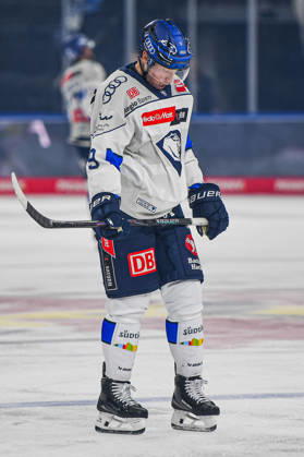 October 9, 2026, Munich, Germany PENNY DEL, German Ice Hockey League, 2026–27 season, Matchday 7: EHC Red Bull Munich vs. ERC Ingolstadt at SAP Garden in Munich. Moritz Warnecke of EHC Red Bull Munich looks pensive, serious, and focused.