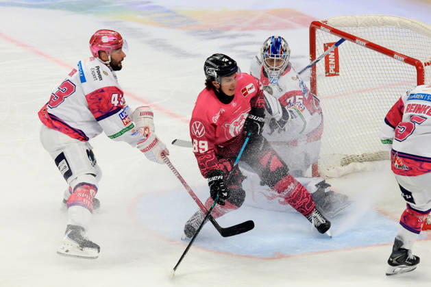 October 9, 2026, DEU, GER, Ice Hockey, Match Day, 2026–27 Season, Berlin, Eisbären Berlin vs. Grizzly Wolfsburg, Andreas Eder (Eisbären Berlin) 43, Jonas Neffin (Eisbären Berlin) 75, Matt Choupani (Grizzly Wolfsburg) 89, nordphoto GmbH, Engler, City, Uber Arena, State, Country Copyright: xNordphotox xEnglerx