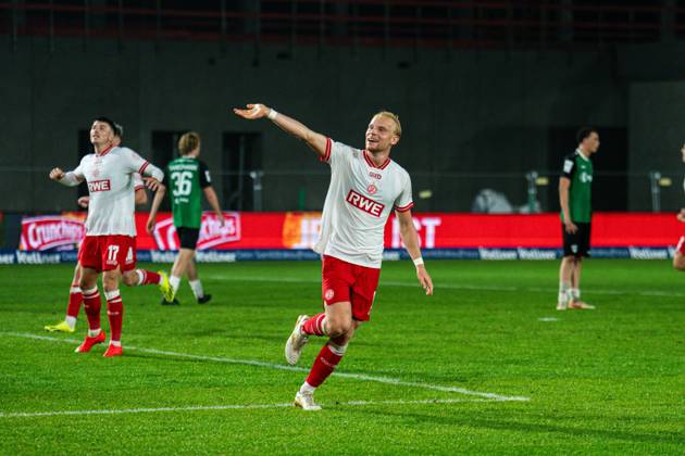 October 9, 2026, 3rd Division, Matchday 8, SC Preußen Münster vs. Rot-Weiss Essen at the LVM Preußenstadion—the goal that tied the score at 2–2, with Ben Hüning of Essen celebrating here. IMPORTANT NOTICE: In accordance with DFB and DFL regulations, it is prohibited to use or allow the use of photographs taken in the stadium and or during the game in the form of sequential images and or video-like photo series Copyright: xJordyxFourgonx