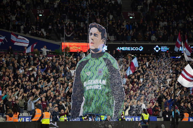 West Ham United v Queens Park Rangers, EFL Sky Bet Championship, EFL, Football, London Stadium, London, UK - 09 Oct 2026 A large tifo tribute to Ex West Ham Goalkeeper Ludek Miklosko who died on September 14h 2026 London London Stadium Stratford GBR, UK NEWSPAPERS OUT Copyright: xEllixBirchx