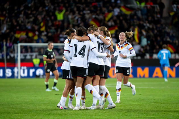 October 9, 2026, GER, Soccer, Women s, International Match, Karlsruhe, Germany vs. Australia Carlotta Wamser (Germany), 13, Cora Zicai (Germany), 14, Melissa Kössler (Germany), 18, Janina Minge (Germany), No. 5, and the team celebrate the goal that made it 2–0. Karlsruhe BBBank Wildpark, Baden-Württemberg, Germany Copyright: xNordphoto Memmlerx