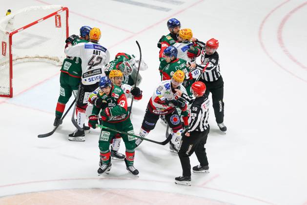 Scuffle between players, Augsburger Panther vs. Fischtown Pinguins, Matchday 7, Ice Hockey, Penny DEL, October 9, 2026, Augsburg, Bavaria, Germany Copyright: xkolbert-press ChristianxKolbertx