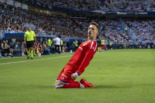 MALAGA, SPAIN - OCTOBER 9: Bryan Zaragoza (N15) celebrating Espanyol’s first goal during La Liga match between Malaga and RCD Espanyol at the Estadio de la Rosaleda on the 9th of October, 2026 in Malaga, Spain Copyright: xAndresxLopezxSheridanxx xSPPx Sportspressphoto_SPR249674