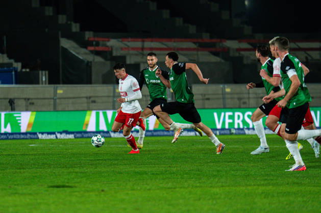 October 9, 2026, 3rd Division, Matchday 8, SC Preußen Münster vs. Rot Weiss Essen at the LVM Preußenstadion: Semir Telalovic of Essen challenges a defender. IMPORTANT NOTICE: In accordance with DFB and DFL regulations, it is prohibited to use or allow the use of photographs taken in the stadium and or during the game in the form of sequential images and or video-like photo sequences Copyright: xJordyxFourgonx