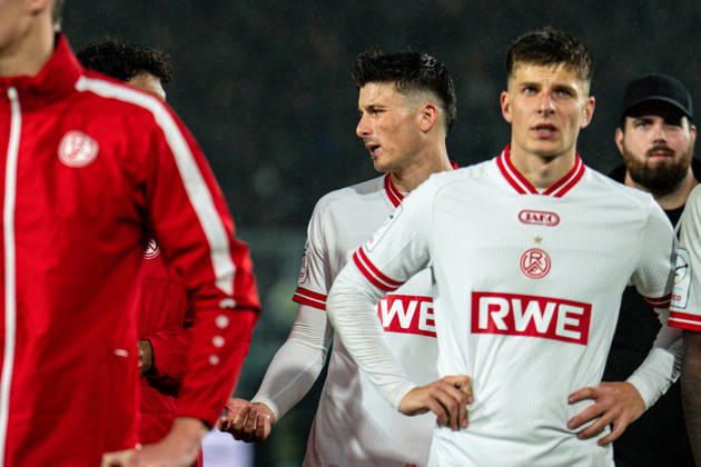October 9, 2026, 3rd Division, Matchday 8, SC Preußen Münster vs. Rot Weiss Essen at the LVM Preußenstadion Michael Kostka (Essen), Franci Bouebari (Essen), and Semir Telalovic (Essen) disappointed by the draw IMPORTANT NOTICE In accordance with DFB and DFL regulations, it is prohibited to use or allow the use of photographs taken in the stadium and or during the game in the form of sequential images and or video-like photo series Copyright: xJordyxFourgonx