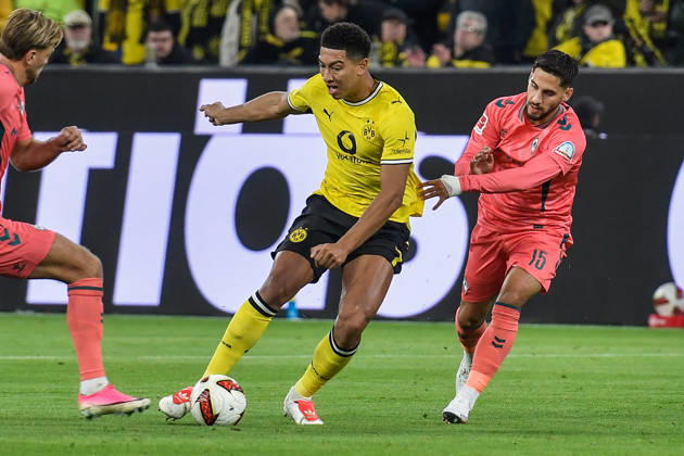From left: Jobe Bellingham (Dortmund) and Ludovit Reis (Bremen) in a one-on-one duel, September 10, 2026 ¢ Soccer ¢ Borussia Dortmund vs. SV Werder Bremen, Signal Iduna Park, Dortmund, DFB and DFL regulations prohibit any use of photographs as image sequences and or quasi-video. NRW, Germany Copyright: xpepphotox xSaschaxWeizx pep00321, pep_20261009_sw