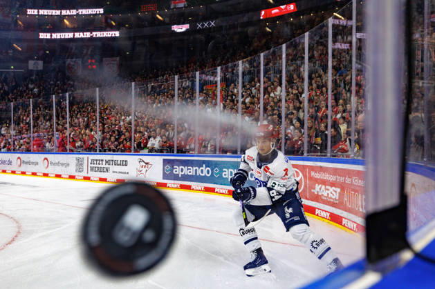 COLONGE, GERMANY - 9 OCTOBER 2026: Image shows Bassen Boaz (Schwenninger Wild Wings, 64) during PENNY DEL 2026 27 Regular Season, Matchday 7: Kölner Haie vs Schwenninger Wild Wings at LANXESS arena on 9 10 2026 in Colonge, Germany. Germany Copyright: xFröhlichxPascalx