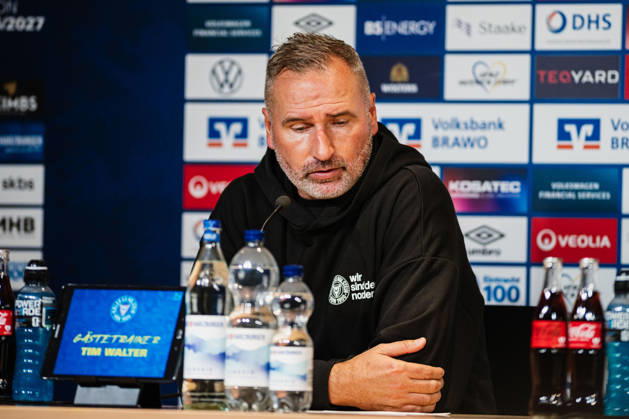 2. Bundesliga: Eintracht Braunschweig vs. Holstein Kiel, October 9, 2026—Tim Walter, Holstein Kiel’s coach, at the press conference. Soccer, 2. Bundesliga, Matchday 7: Eintracht Braunschweig vs. Holstein Kiel on October 9, 2026, at Eintracht Stadium, Braunschweig DFL regulations prohibit any use of photographs as image sequences and or quasi-video Copyright: xBEAUTIFULxSPORTS Tonhäuserx