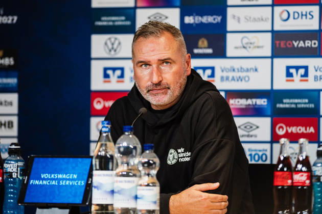 2. Bundesliga: Eintracht Braunschweig vs. Holstein Kiel, October 9, 2026—Tim Walter, Holstein Kiel’s coach, at the press conference. Soccer, 2. Bundesliga, Matchday 7: Eintracht Braunschweig vs. Holstein Kiel on October 9, 2026, at Eintracht Stadium, Braunschweig. DFL regulations prohibit any use of photographs as image sequences and or quasi-video. Copyright: xBEAUTIFULxSPORTS Tonhäuserx