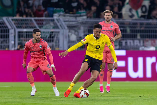 Dortmund, Germany October 9, 2026 Bundesliga 2026–2027 Matchday 5: Borussia Dortmund vs. SV Werder Bremen Pictured from left: Ludovit Reis (SVW) and Felix Nmecha (BVB) in a tackle. DFL and DFB regulations prohibit any use of photographs as image sequences and or quasi-video. Signal Iduna Park North Rhine-Westphalia Copyright: xFotostandx xZeisingx
