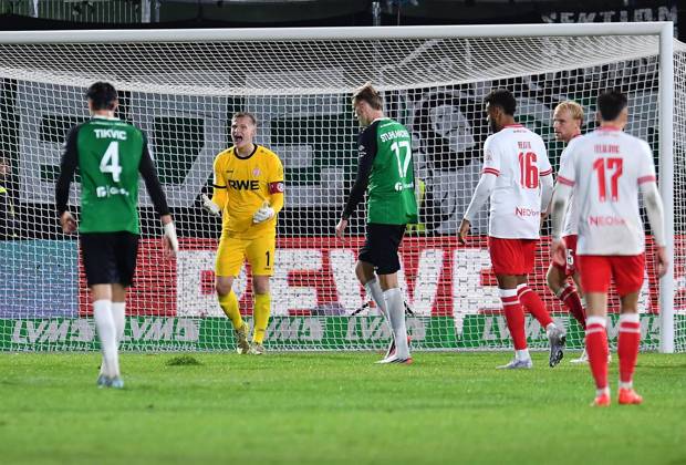Preußen Münster vs. Rot Weiss Essen ** FOR EDITORIAL USE ONLY ** EDITORIAL USE ONLY ** p Soccer 3rd Division, Matchday 8: Preußen Münster vs. Rot-Weiss Essen on October 9, 2026, at the LVM Preußenstadion in Münster; Jakob Golz, Rot-Weiss Essen, Germany, North Rhine-Westphalia, Münster; Copyright ThorstenxTillmann Copyright: ThorstenxTillmann doc87yjjcrc6c7divkinw7 ,EDITORIAL USE ONLY Copyright: ThorstenxTillmann