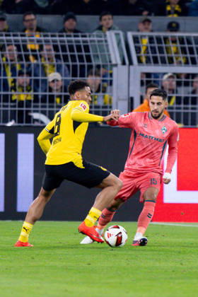 Dortmund, Germany October 9, 2026 Bundesliga 2026–2027 Matchday 5: Borussia Dortmund vs. SV Werder Bremen Pictured from left in a tackle: Felix Nmecha (BVB) and Ludovit Reis (SVW). DFL and DFB regulations prohibit any use of photographs as image sequences and or quasi-video. Signal Iduna Park North Rhine-Westphalia Copyright: xFotostandx xZeisingx