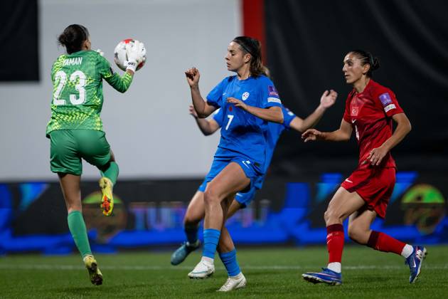 Turkiye v Slovenia - FIFA Women s World Cup 2027 European Qualifiers ISTANBUL, TURKIYE - OCTOBER 09: Nina Kajzba(7) of Slovenia competes during the FIFA Women s World Cup 2027 European Qualifiers Play-offs Round 1 First Leg between Turkiye and Slovenia at Pendik Stadium in Istanbul, Turkiye, on October 09, 2026. Didem Mente Anadolu Istanbul Turkey. Editorial use only. Please get in touch for any other usage. Copyright: x2026xAnadoluxDidemxMentex