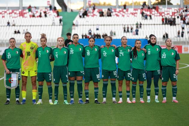 Algerie vs Republique centrafricaine feminine (Qualifications JO Les titulaires algeriens posent pour une photo de groupe avant le match Algerie contre Republique centrafricaine feminine, Qualifications JO Los Angeles 2028, au Stade de 5 Juillet a Alger, en Algerie, le 09 Octobre 2026 (Photo By Billel Bensalem APP Images) Alger Algerie Copyright: xAlgÃ riexPressexPhotosxAPPxBillelxBensalemx xAPPxImagesx 670A1612