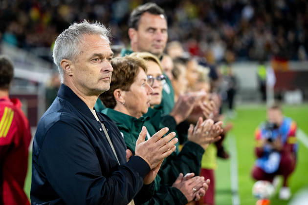 October 9, 2026, GER, Soccer, Women s, International Match, Karlsruhe, Germany vs. Australia; Christian Wück, Germany s national team coach, applauds before the game at Karlsruhe BBBank Wildpark, Baden-Württemberg, Germany Copyright: xNordphoto Memmlerx
