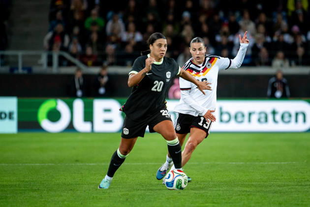 October 9, 2026, GER, Soccer, Women s, International Match, Karlsruhe, Germany vs. Australia; Samantha Kerr (Australia, 20) in a duel with Carlotta Wamser (Germany, 13); Karlsruhe BBBank Wildpark, Baden-Württemberg, Germany Copyright: xNordphoto Memmlerx