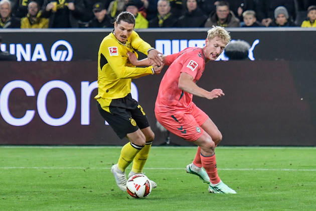 From left: Marcel Sabitzer (Dortmund 20) and Justin Njinmah (Bremen 11) in a one-on-one duel, September 10, 2026 ¢ Soccer ¢ Borussia Dortmund vs. SV Werder Bremen, Signal Iduna Park, Dortmund, DFB DFL REGULATIONS PROHIBIT ANY USE OF PHOTOGRAPHS AS IMAGE SEQUENCES AND OR QUASI-VIDEO NRW Germany Copyright: xpepphotox xSaschaxWeizx pep00321, pep_20261009_sw
