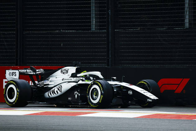 F1 - SINGAPORE GRAND PRIX 2026 11 PEREZ Sergio (mex), Cadillac F1 Team MAC-26, action, front wing damage during the 2026 Formula 1 Singapore Grand Prix, 17th round of the 2026 Formula One World Championship, WM, Weltmeisterschaft from October 9 to 11, 2026 on the Marina Bay Street Circuit, in Singapore, Singapore - SingaporeSingapore  Copyright: xDPPIx