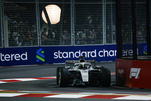 F1 - SINGAPORE GRAND PRIX 2026 11 PEREZ Sergio (mex), Cadillac F1 Team MAC-26, action with damage front wing during the 2026 Formula 1 Singapore Grand Prix, 17th round of the 2026 Formula One World Championship, WM, Weltmeisterschaft from October 9 to 11, 2026 on the Marina Bay Street Circuit, in Singapore, Singapore - SingaporeSingapore  Copyright: xJulienxDelfossex