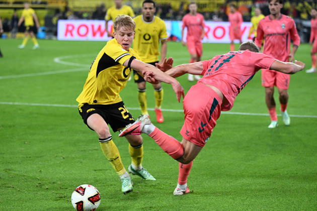 Daniel Svensson of Borussia Dortmund and Marco Gruell of Werder Bremen battle for the ball during the Bundesliga match between Borussia Dortmund and SV Werder Bremen at Signal Iduna Park on October 9, 2026, in Dortmund, Germany. Photo by Ralf Treese, DeFodi Images. Daniel Svensson of Borussia Dortmund and Marco Gruell of Werder Bremen battle for the ball during the Bundesliga match between Borussia Dortmund and SV Werder Bremen at Signal Iduna Park on October 9, 2026 in Dortmund, Germany. Photo by Ralf Treese, DeFodi Images. DFB and DFL regulations prohibit any use of photographs as image sequences and or quasi-video. Photo by Ralf Treese, DeFodi Images.