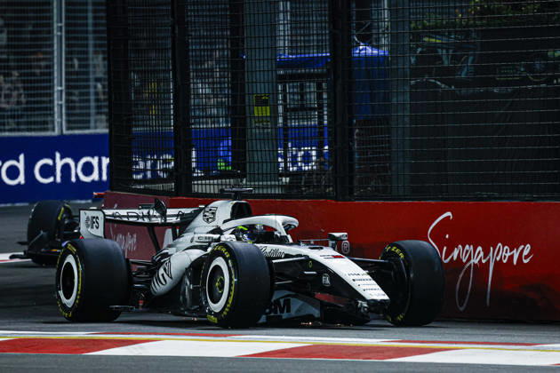 F1 - SINGAPORE GRAND PRIX 2026 11 PEREZ Sergio (mex), Cadillac F1 Team MAC-26, action with damage front wing during the 2026 Formula 1 Singapore Grand Prix, 17th round of the 2026 Formula One World Championship, WM, Weltmeisterschaft from October 9 to 11, 2026 on the Marina Bay Street Circuit, in Singapore, Singapore - SingaporeSingapore  Copyright: xJulienxDelfossex