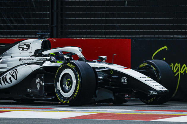 F1 - SINGAPORE GRAND PRIX 2026 11 PEREZ Sergio (mex), Cadillac F1 Team MAC-26, action with damage front wing during the 2026 Formula 1 Singapore Grand Prix, 17th round of the 2026 Formula One World Championship, WM, Weltmeisterschaft from October 9 to 11, 2026 on the Marina Bay Street Circuit, in Singapore, Singapore - SingaporeSingapore  Copyright: xJulienxDelfossex