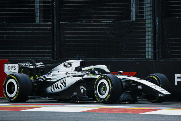 F1 - SINGAPORE GRAND PRIX 2026 11 PEREZ Sergio (mex), Cadillac F1 Team MAC-26, action with damage front wing during the 2026 Formula 1 Singapore Grand Prix, 17th round of the 2026 Formula One World Championship, WM, Weltmeisterschaft from October 9 to 11, 2026 on the Marina Bay Street Circuit, in Singapore, Singapore - SingaporeSingapore  Copyright: xJulienxDelfossex