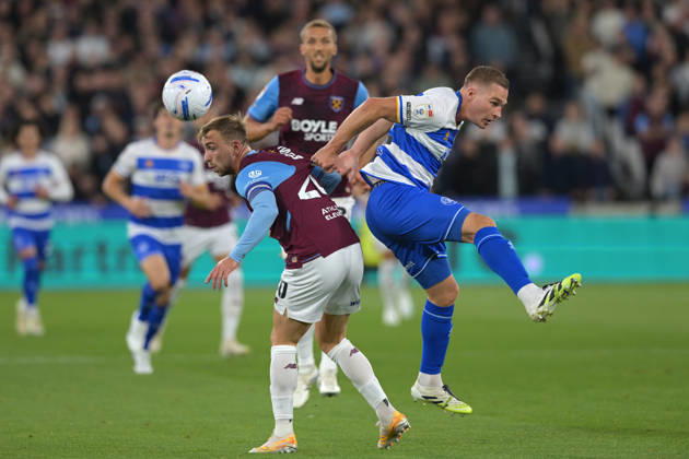 West Ham vs QPR Championship Jarrod Bowen of West Ham United clashes with Boy Kemper of Queens Park Rangers during the West Ham vs Queens Park Rangers, EFL Championship match at the London Stadium Stratford. This image is for EDITORIAL USE ONLY. Licence required from the Football DataCo for any other use. London The London Stadium UK Copyright: xMartinxDaltonx WestHam_vs_QPR_091026_MD_105