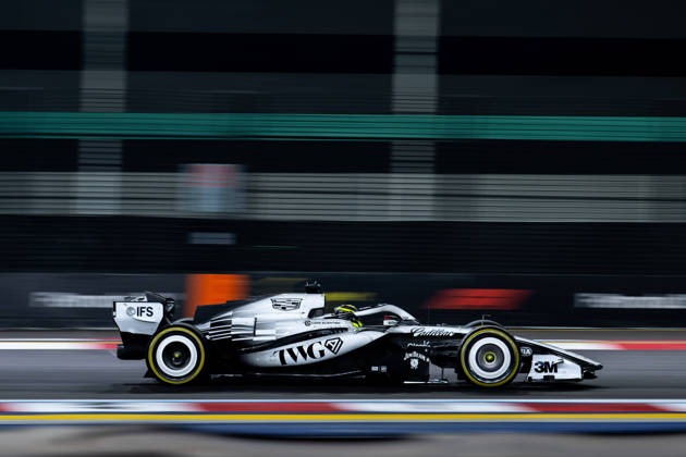F1 - SINGAPORE GRAND PRIX 2026 11 PEREZ Sergio (mex), Cadillac F1 Team MAC-26, action during the 2026 Formula 1 Singapore Grand Prix, 17th round of the 2026 Formula One World Championship, WM, Weltmeisterschaft from October 9 to 11, 2026 on the Marina Bay Street Circuit, in Singapore, Singapore - SingaporeSingapore  Copyright: xALBERTOxVIMERCATIx