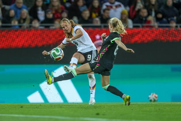 GER, Karlsruhe, Germany vs. Australia, FIFA, DFB, Soccer, 2026–2027 Season, BBBank Wildpark, Friendly Match (pictured, from left): Sjoeke Nüsken (Germany), Women’s National Team, Kaitlyn Torpey, Australia 8. DFB and DFL regulations prohibit any use of photographs as image sequences and or quasi-video. October 9, 2026 Copyright: HMBxMedia HendrikxHamelau