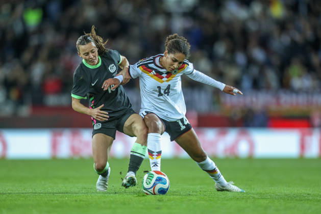 GER, Karlsruhe, Germany vs. Australia, FIFA, DFB, Soccer, 2026–2027 Season, BBBank Wildpark, Friendly Match: Pictured from left: Hayley Raso (Australia), No. 16, Cora Zicai, Germany, Women’s National Team, tackle. DFB and DFL regulations prohibit any use of photographs as image sequences and or quasi-video, September 10, 2026 Copyright: HMBxMedia HendrikxHamelau