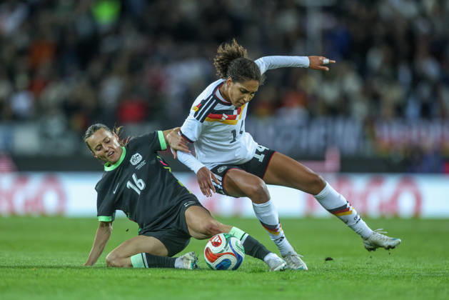 GER, Karlsruhe, Germany vs. Australia, FIFA, DFB, Soccer, 2026–2027 Season, BBBank Wildpark, Friendly Match: Pictured from left: Hayley Raso (Australia), No. 16, Cora Zicai, Germany, Women’s National Team, tackle. DFB and DFL regulations prohibit any use of photographs as image sequences and or quasi-video, September 10, 2026 Copyright: HMBxMedia HendrikxHamelau