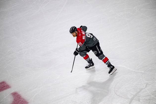 COLOGNE, GERMANY - 9 OCTOBER, 2026: Moritz Mueller - The PENNY DEL Ice hockey, Eishockey match Koelner Haie vs. Schwenninger Wild Wings at LANXESS arena.  Copyright: xVitaliixKliuievx