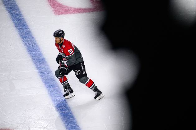 COLOGNE, GERMANY - 9 OCTOBER, 2026: Moritz Mueller - The PENNY DEL Ice hockey, Eishockey match Koelner Haie vs. Schwenninger Wild Wings at LANXESS arena.  Copyright: xVitaliixKliuievx
