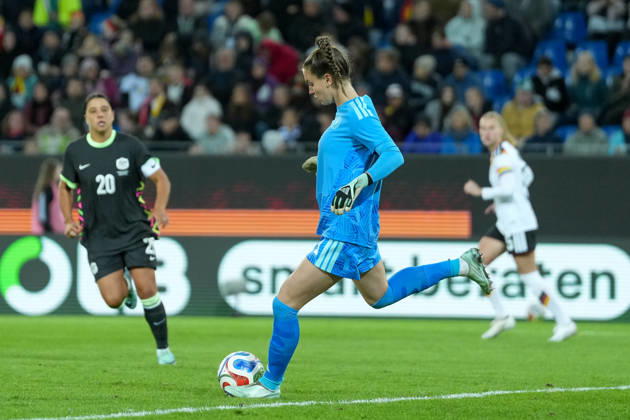 Ena Mahmutovic, Germany Women s National Team, 01 on the Ball, Germany, Soccer, International Match, Friendly Match, Exhibition Match, 2026–2027, Germany vs. Australia, October 9, 2026, BBBank Wildpark, Karlsruhe, Karlsruhe, BBBank Wildpark, Baden-Württemberg, Germany Copyright: xArnexAmbergx