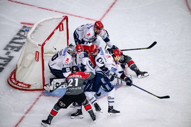 COLOGNE, GERMANY - 9 OCTOBER, 2026: - The PENNY DEL Ice hockey, Eishockey match Koelner Haie vs. Schwenninger Wild Wings at LANXESS arena. Copyright: xVitaliixKliuievx