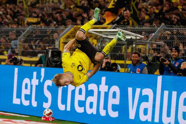 DORTMUND - Daniel Svensson of Borussia Dortmund scored the 1-0 during the Bundesliga match between Borussia Dortmund and SV Werder Bremen at Signal Iduna Park on October 9, 2026, in Dortmund, Germany. MARCEL TER BALS ANP Bundesliga 2026 27 xVIxANPxSportx xMarcelxterxBalsxIVx 571968125 originalFilename: 571968125