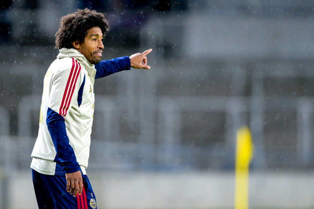 Coach Costa Santos Dante of FC Bayern Munich gives instructions, gesticulates with his arms, single frame, action, 09 10 2026, Munich, Germany, soccer, Bavarian Regional League, FC Bayern Munich II vs. SpVgg Unterhaching xslx